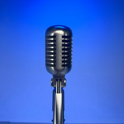 Mikrofon jono-hirst-unsplash Mikrofon jono-hirst-unsplash